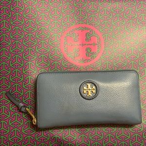 Tory Burch wallet